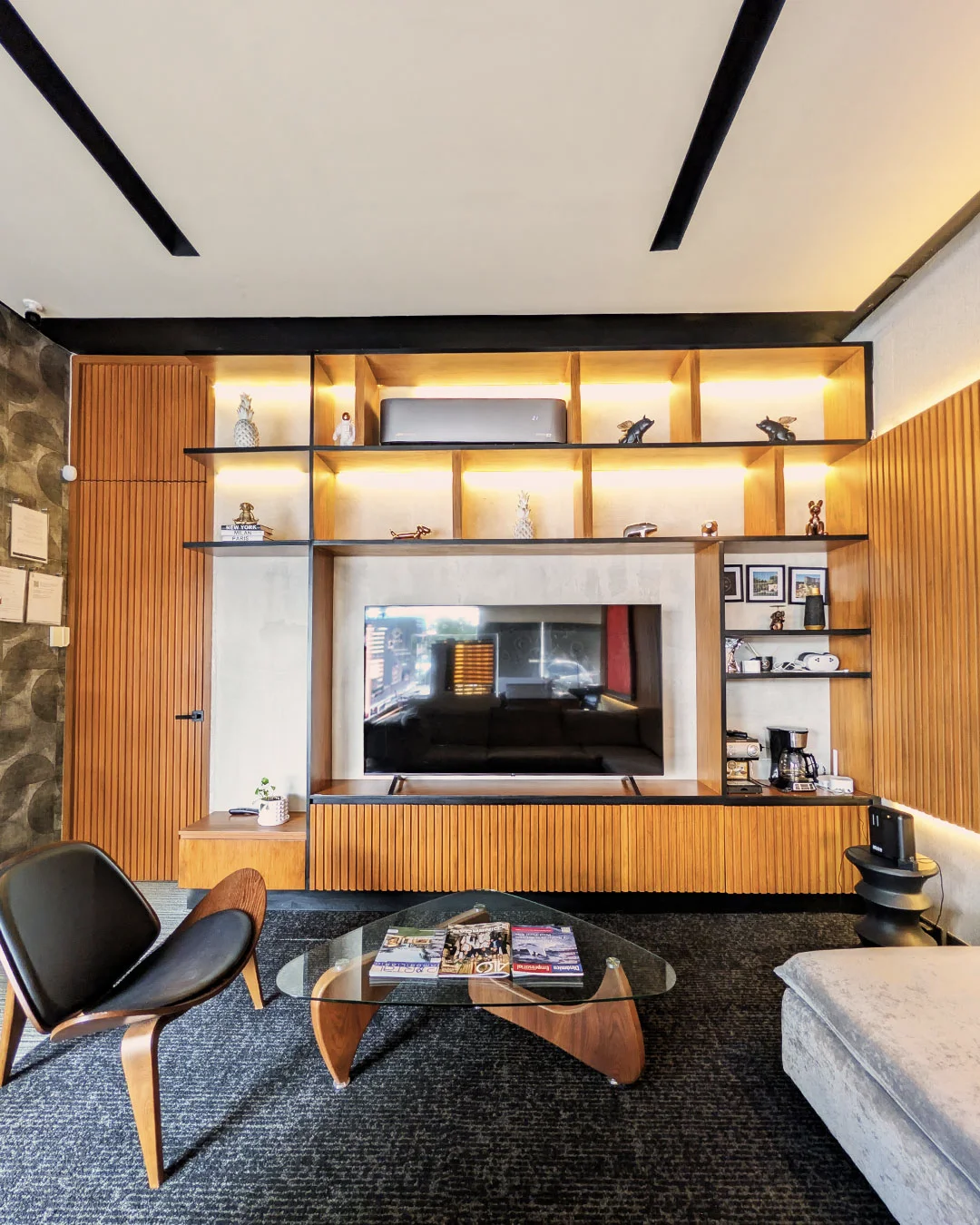 SHOWROOM-Marsella-inmobiliaria-grupo-fiat